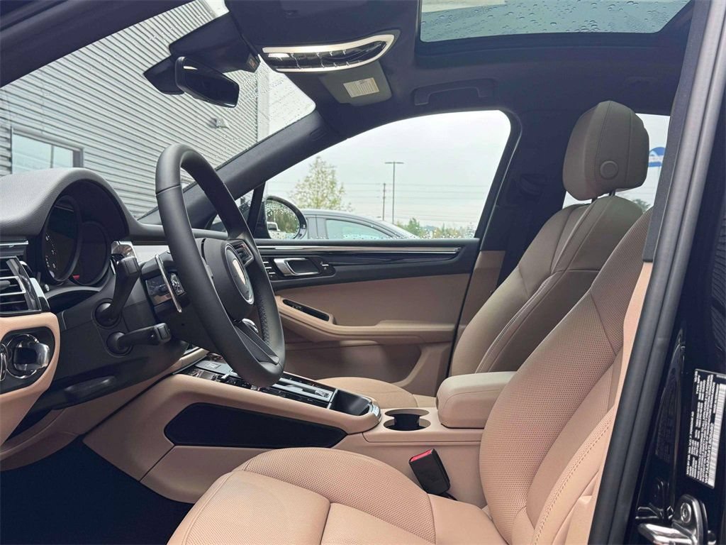 New 2026 Porsche Macan AWD/4WD image 17