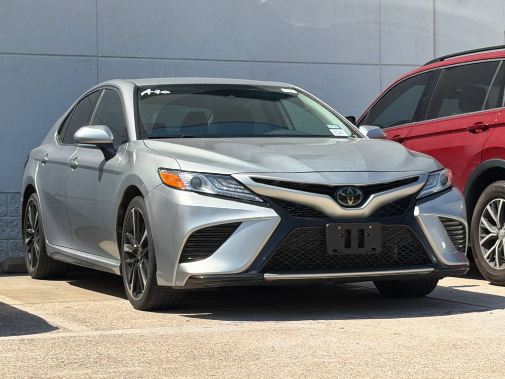 Used 2020 Toyota Camry XSE FWD image 3