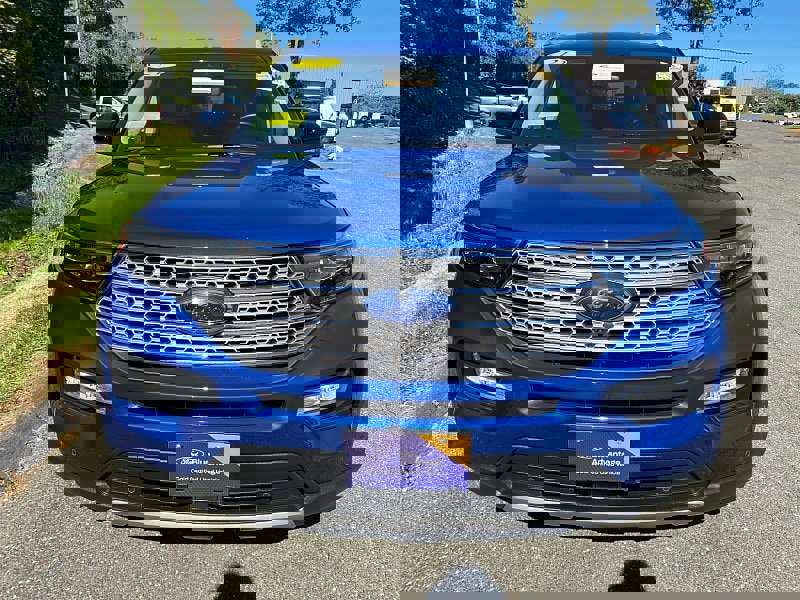 Certified 2021 Ford Explorer Limited w/ Equipment Group 301A image 2