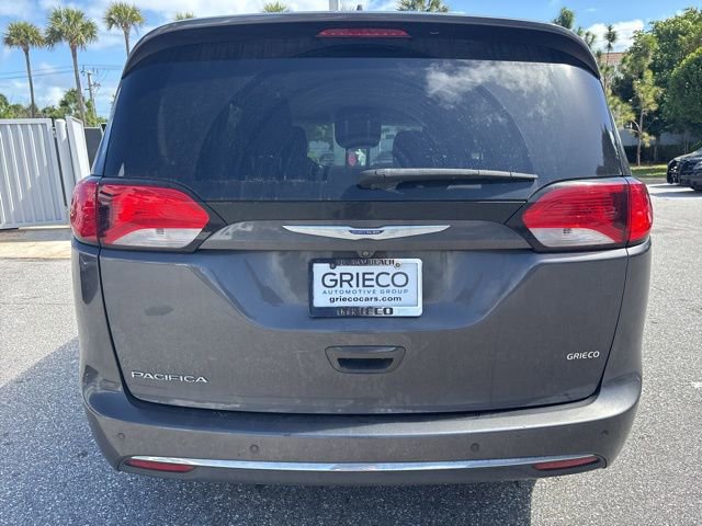 Used 2018 Chrysler Pacifica Touring-L Plus w/ Tire & Wheel Group image 3