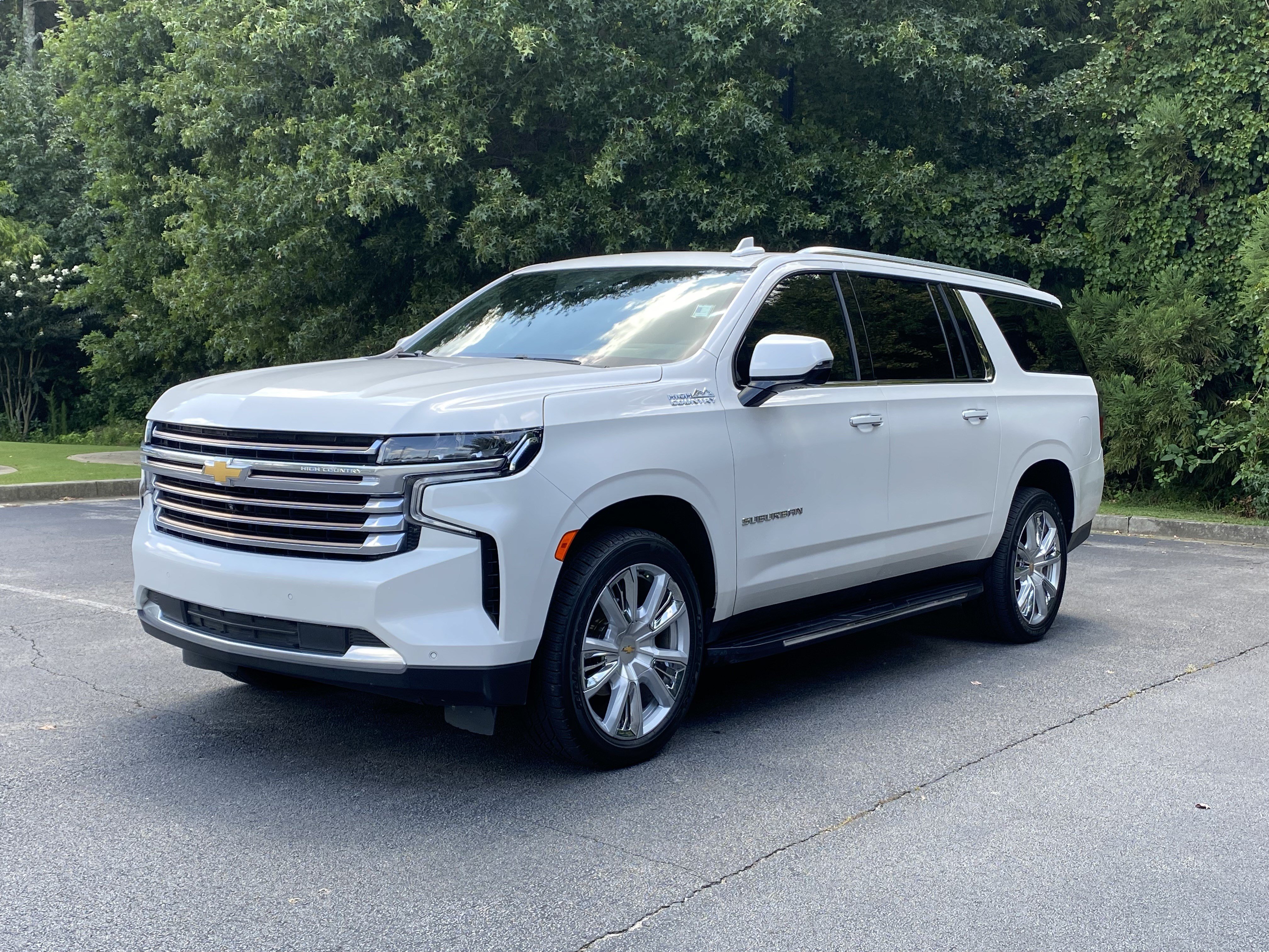 Used 2023 Chevrolet Suburban High Country AWD/4WD image 5