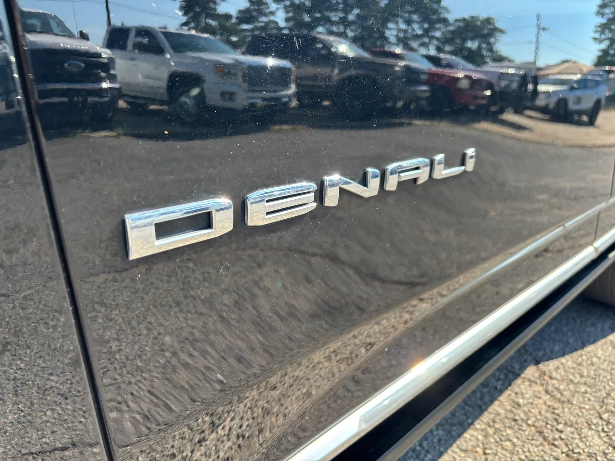 Used 2021 GMC Yukon Denali w/ Denali Ultimate Package AWD/4WD image 11