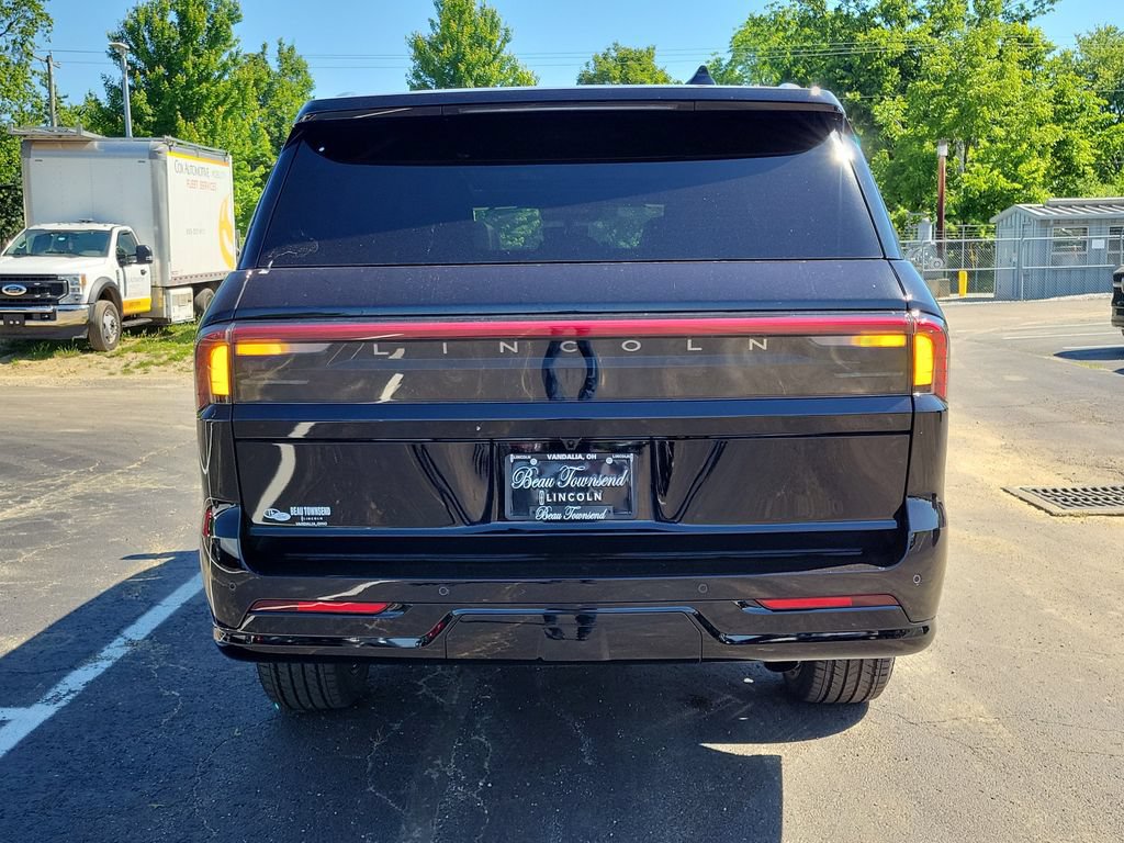 New 2026 Lincoln Navigator L Reserve AWD/4WD image 5