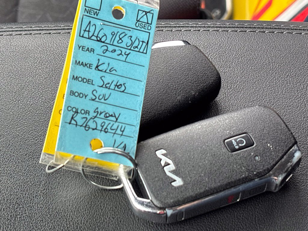 Used 2024 Kia Seltos S AWD/4WD image 33