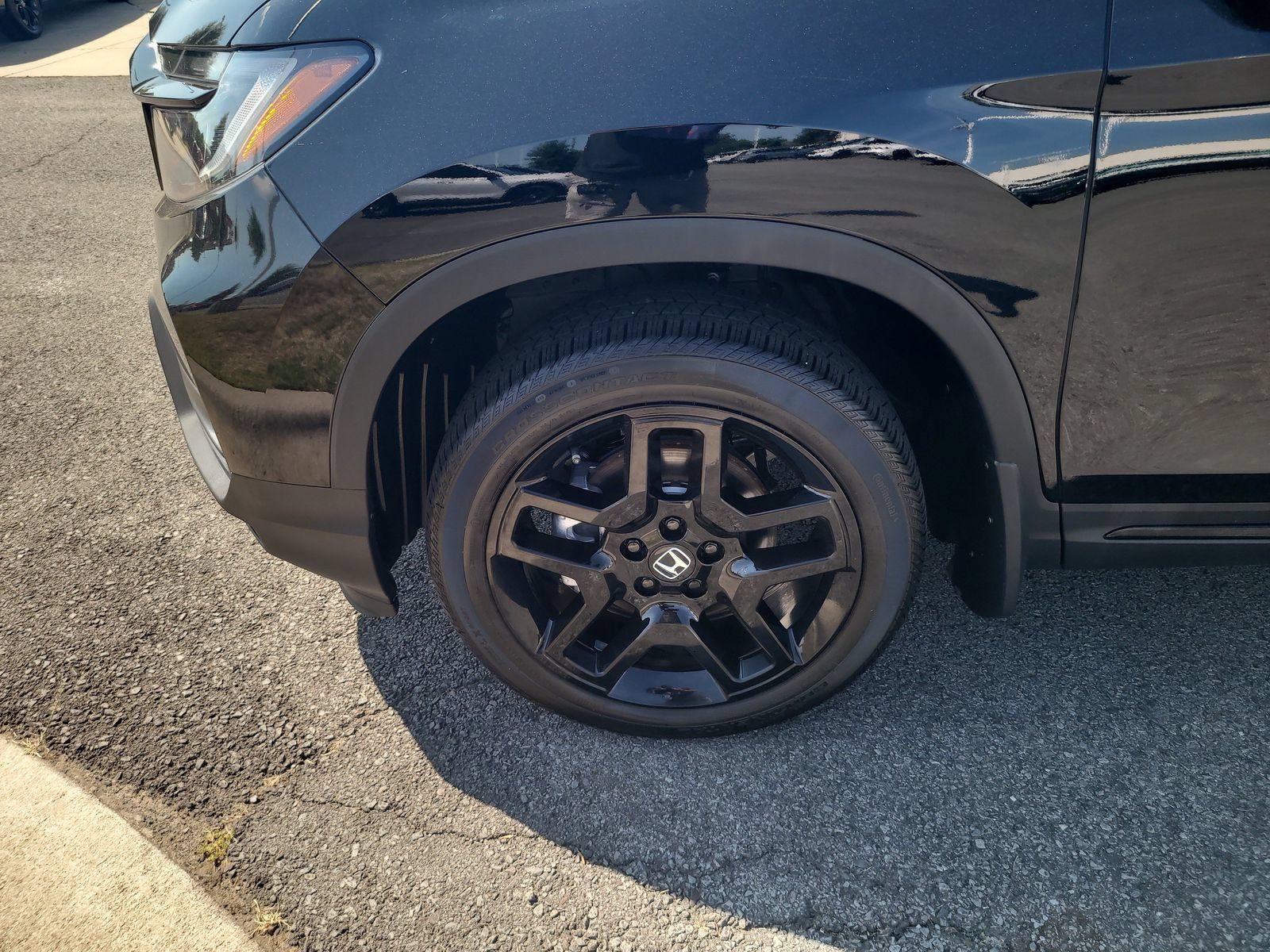 Certified 2024 Honda Passport Black Edition image 9
