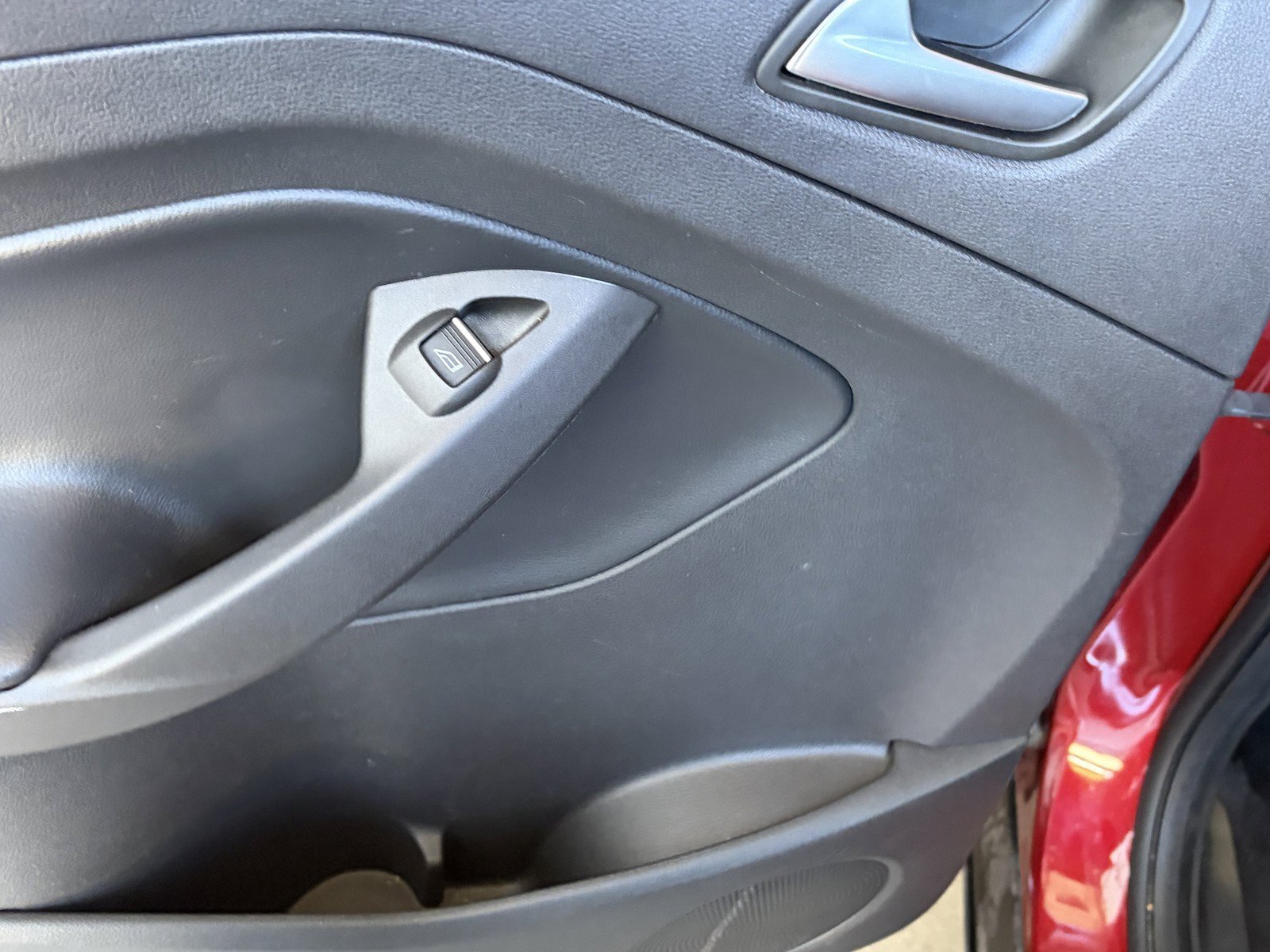 Used 2019 Ford Escape SE FWD image 23