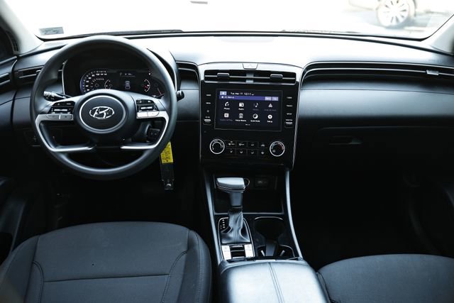 Used 2023 Hyundai Tucson SE image 25