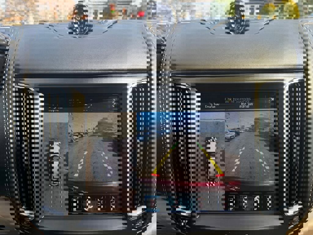 Used 2017 Maserati Levante S image 19