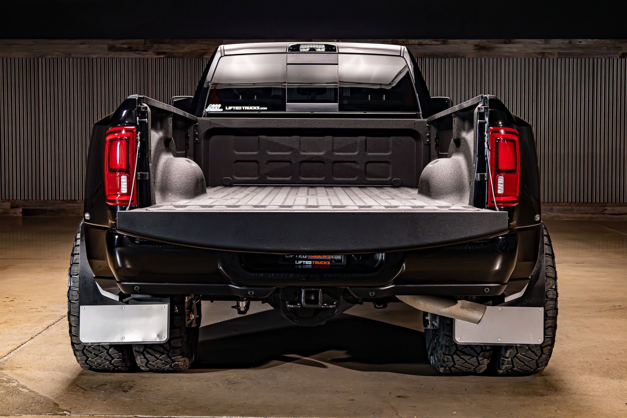 Used 2025 RAM 3500 Laramie image 9