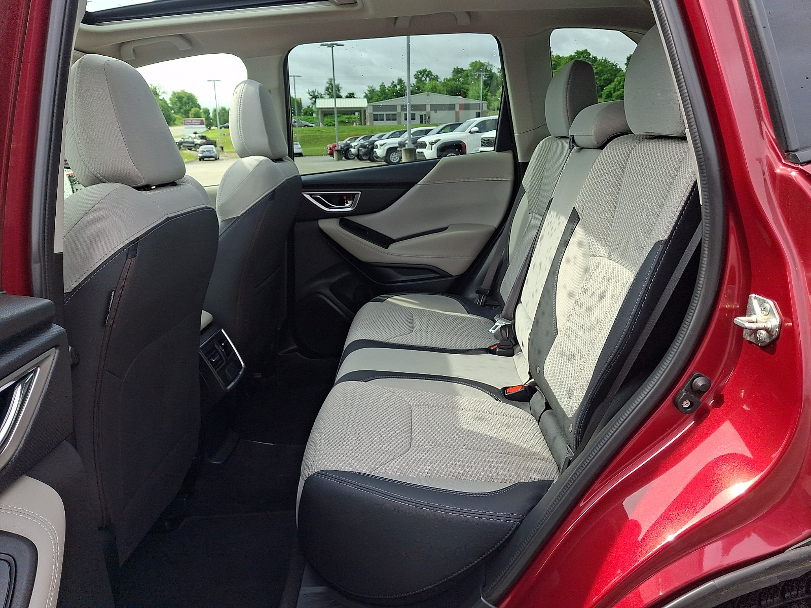 Used 2022 Subaru Forester Premium AWD/4WD image 10