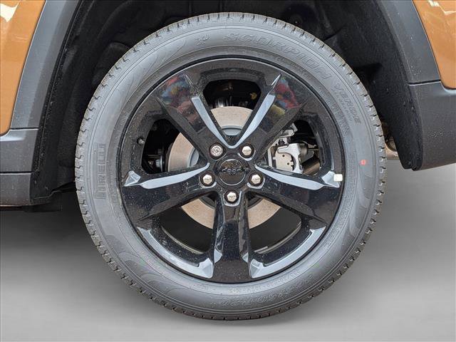 New 2026 Jeep Grand Cherokee Limited w/ Limited Altitude Package AWD/4WD image 10