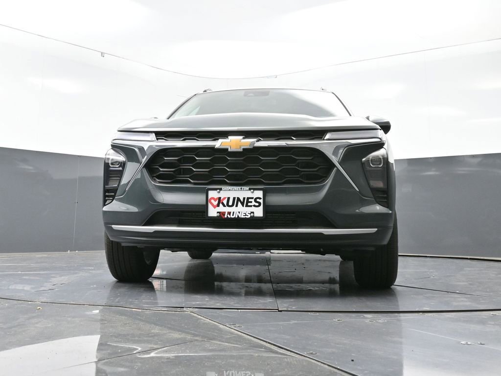 New 2025 Chevrolet Trax LT w/ Driver Confidence Package image 44