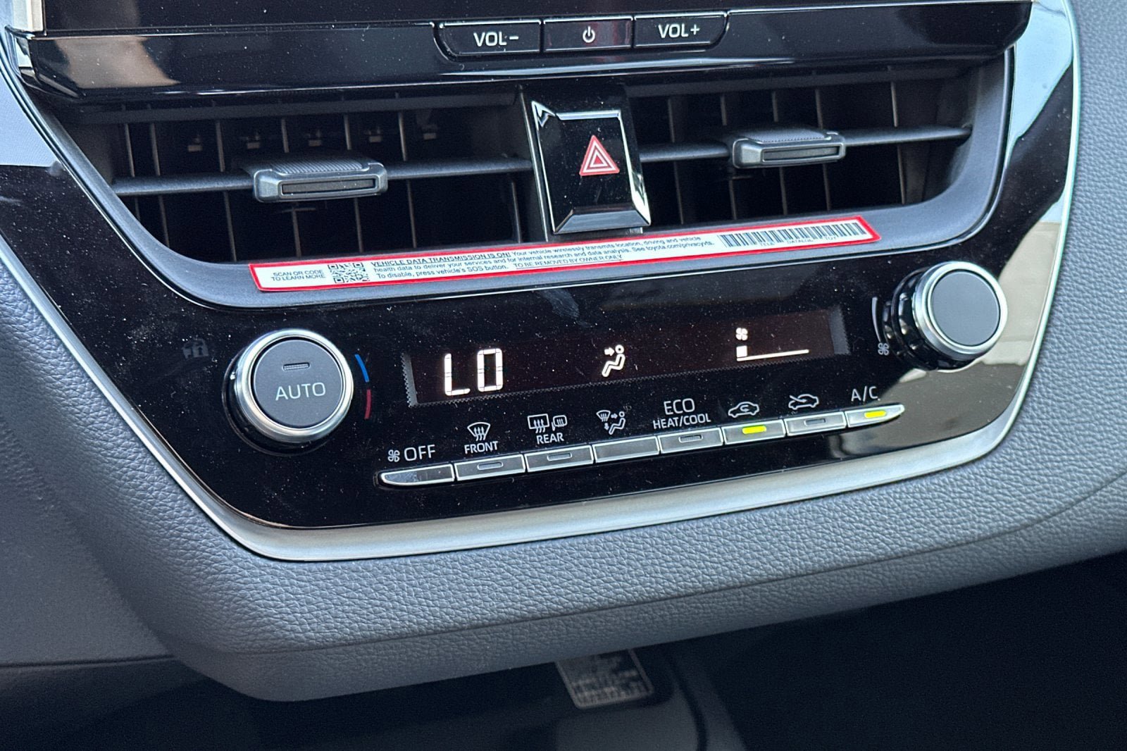 Certified 2026 Toyota Corolla SE w/ SE Package FWD image 19