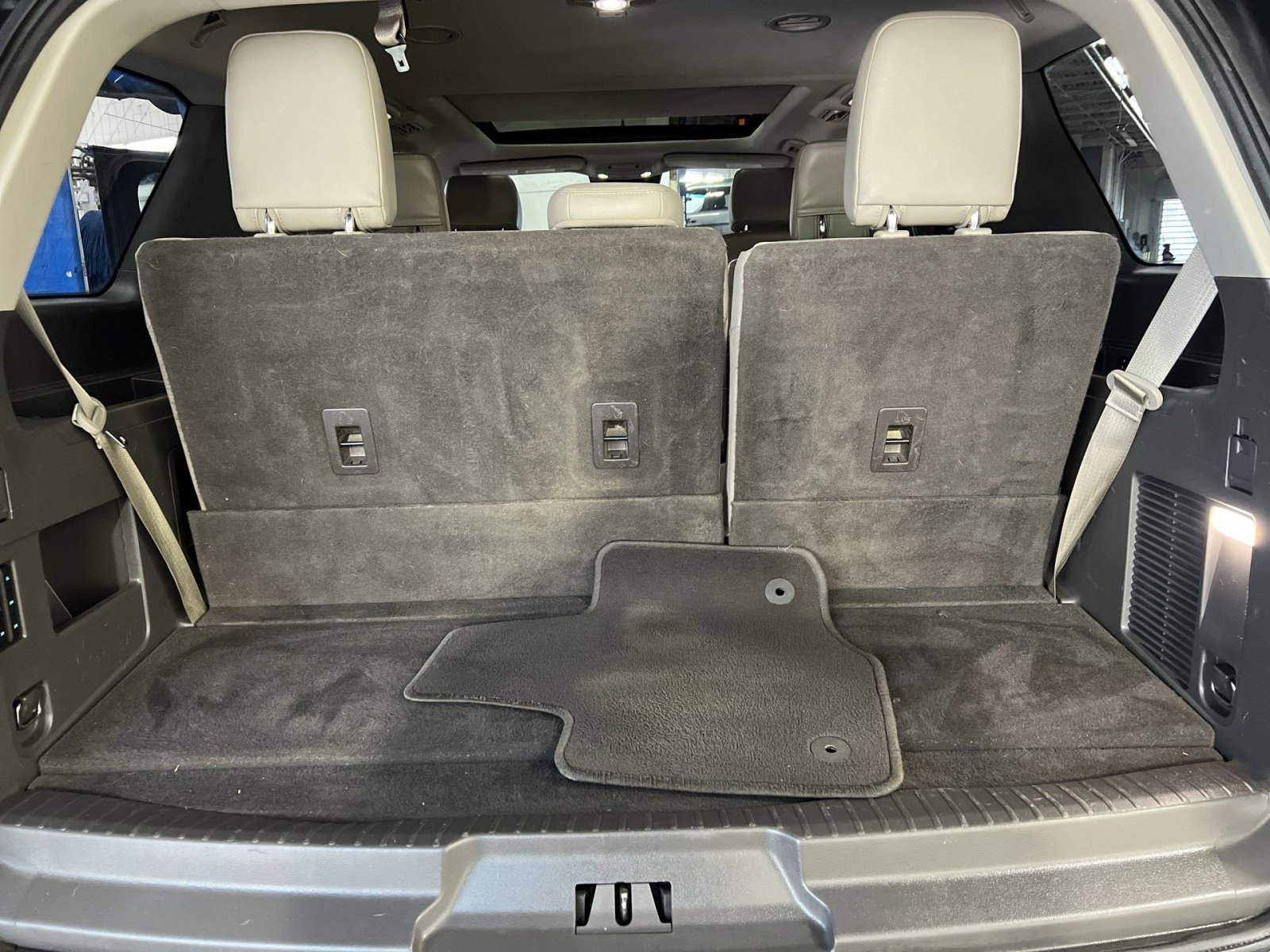 Used 2020 Ford Expedition XLT w/ Equipment Group 202A AWD/4WD image 27