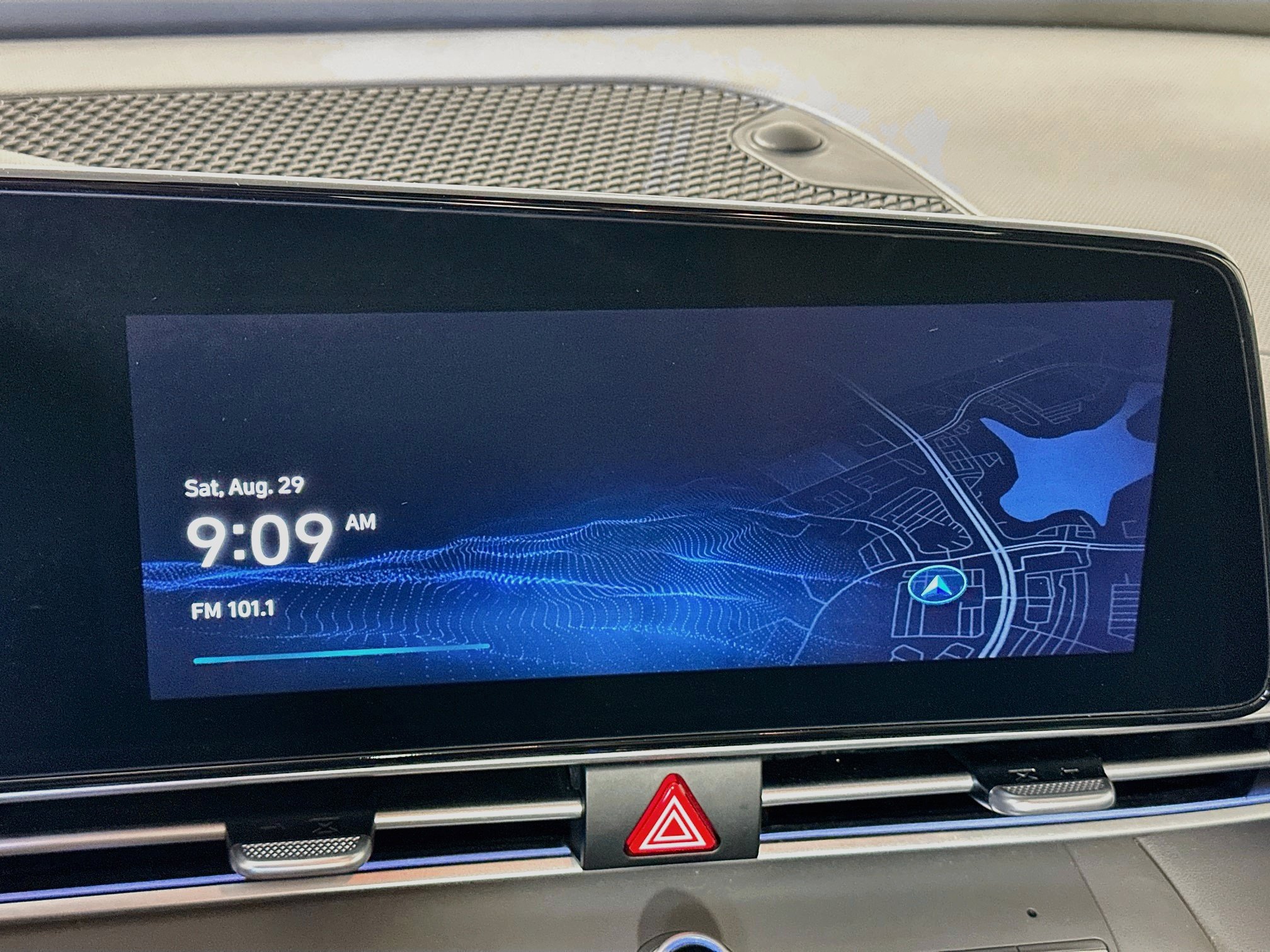 Used 2025 Hyundai Elantra SEL FWD image 21