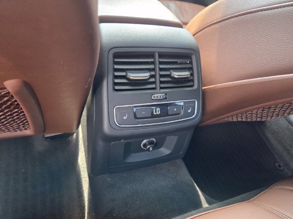 Used 2018 Audi A4 2.0T Ultra Premium Plus w/ Premium Plus Package FWD image 7