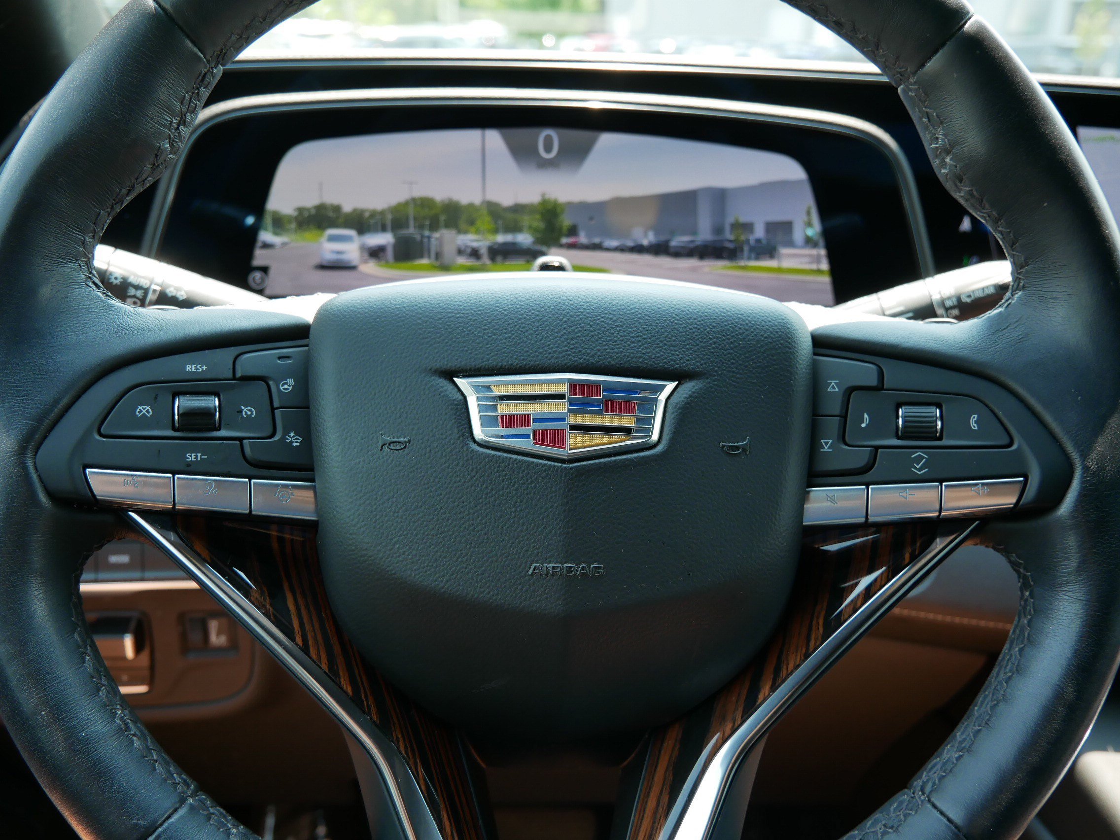 Certified 2023 Cadillac Escalade ESV Premium Luxury w/ Performance Package AWD/4WD image 23