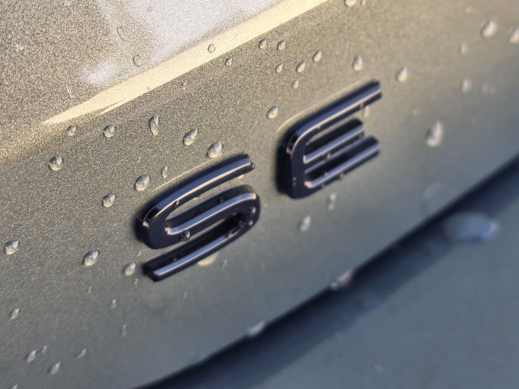 Used 2026 Volkswagen Tiguan SE R-Line FWD image 8