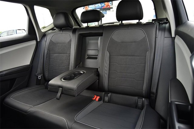 New 2025 Volkswagen Taos SE image 20