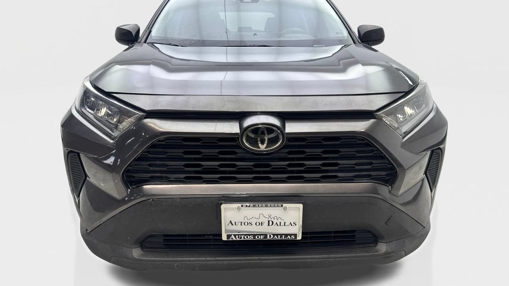 Used 2021 Toyota RAV4 LE FWD image 3