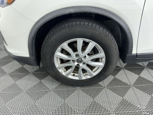 Used 2018 Nissan Rogue SV image 18