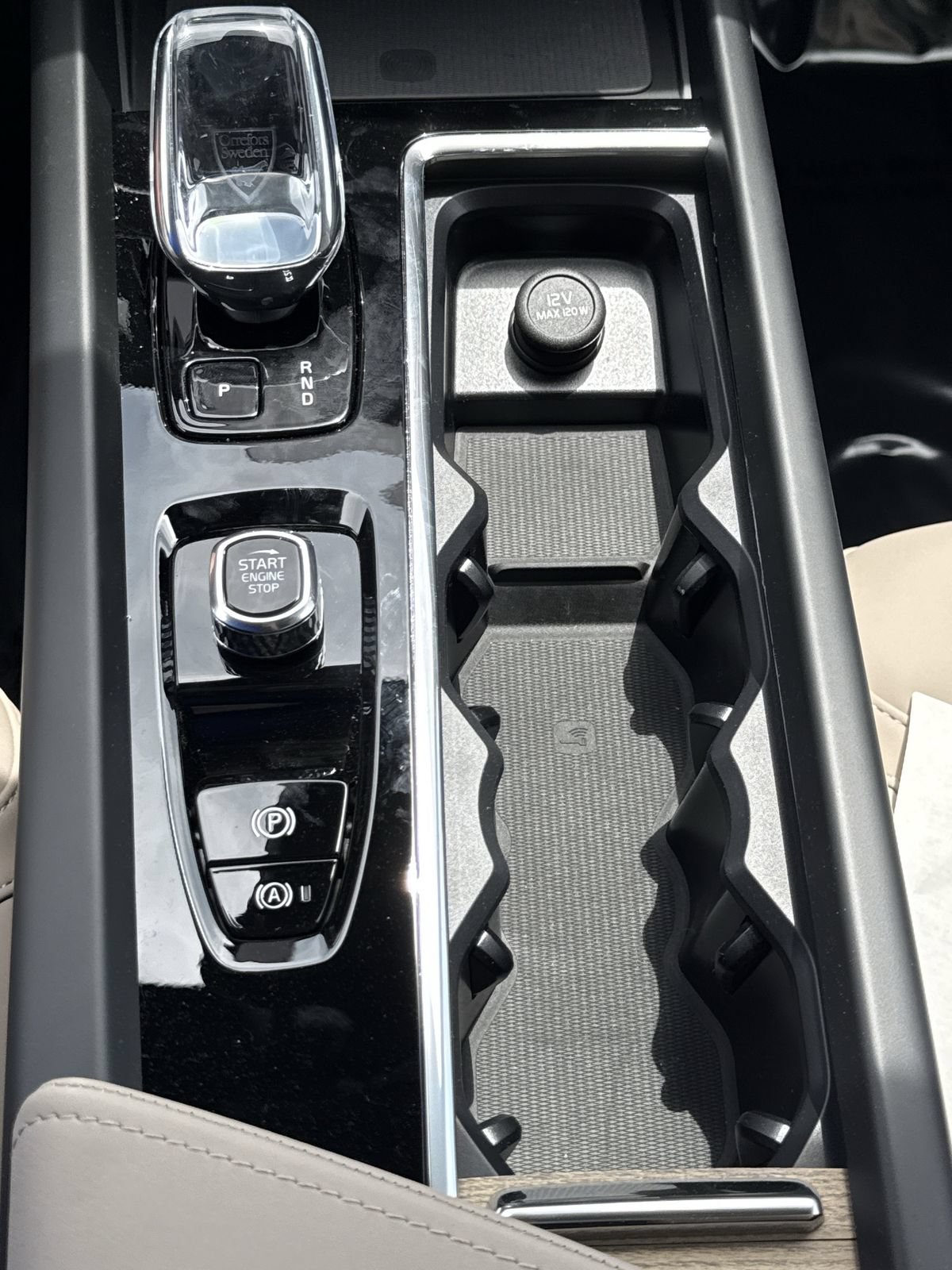 New 2026 Volvo XC60 T8 Plus w/ Protection Package Premier AWD/4WD image 29