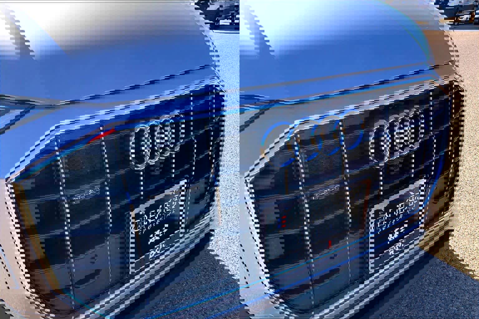 Used 2022 Audi Q8 Premium image 36