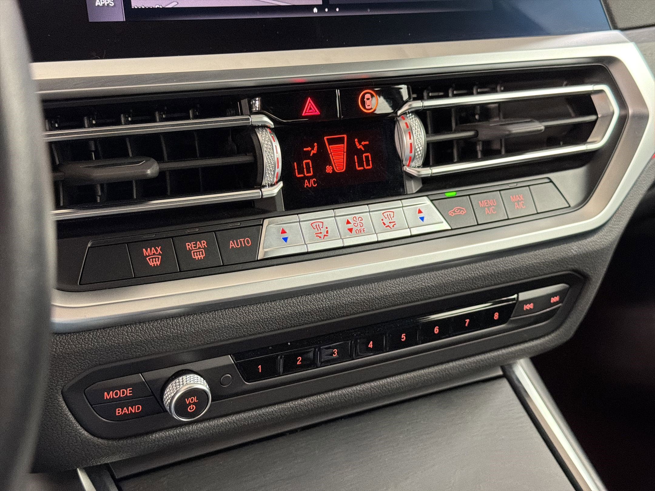 Used 2022 BMW 330i Sedan w/ Driving Assistance Package image 27