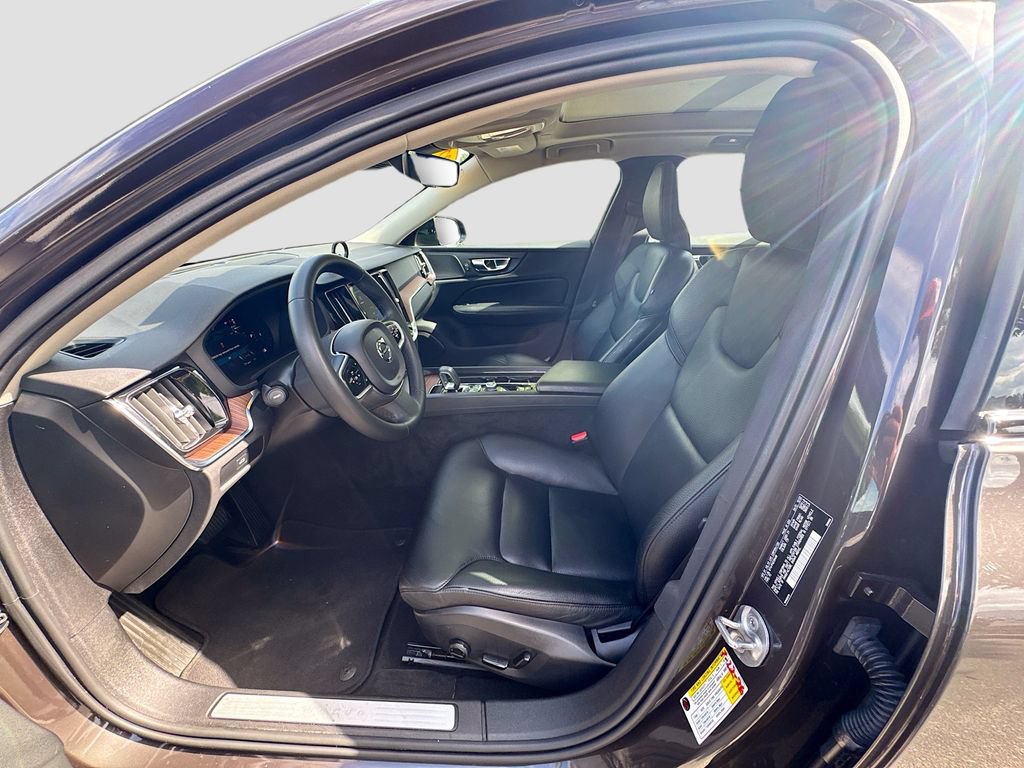 Used 2023 Volvo S60 B5 Plus AWD/4WD image 27