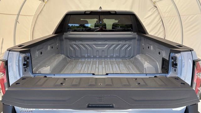 Used 2025 Chevrolet Silverado EV LT AWD/4WD image 4