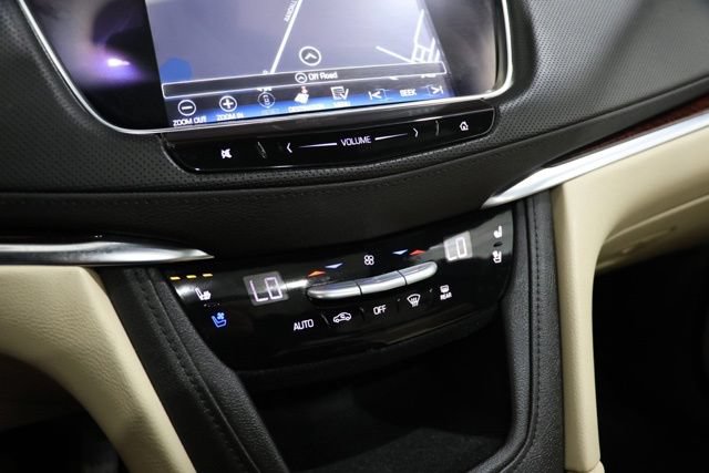 Used 2017 Cadillac XT5 Premium Luxury FWD image 29