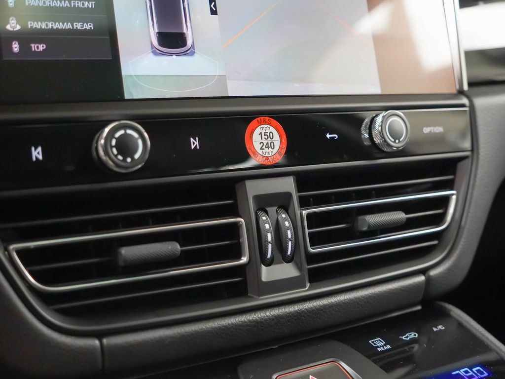 Certified 2026 Porsche Macan AWD/4WD image 31
