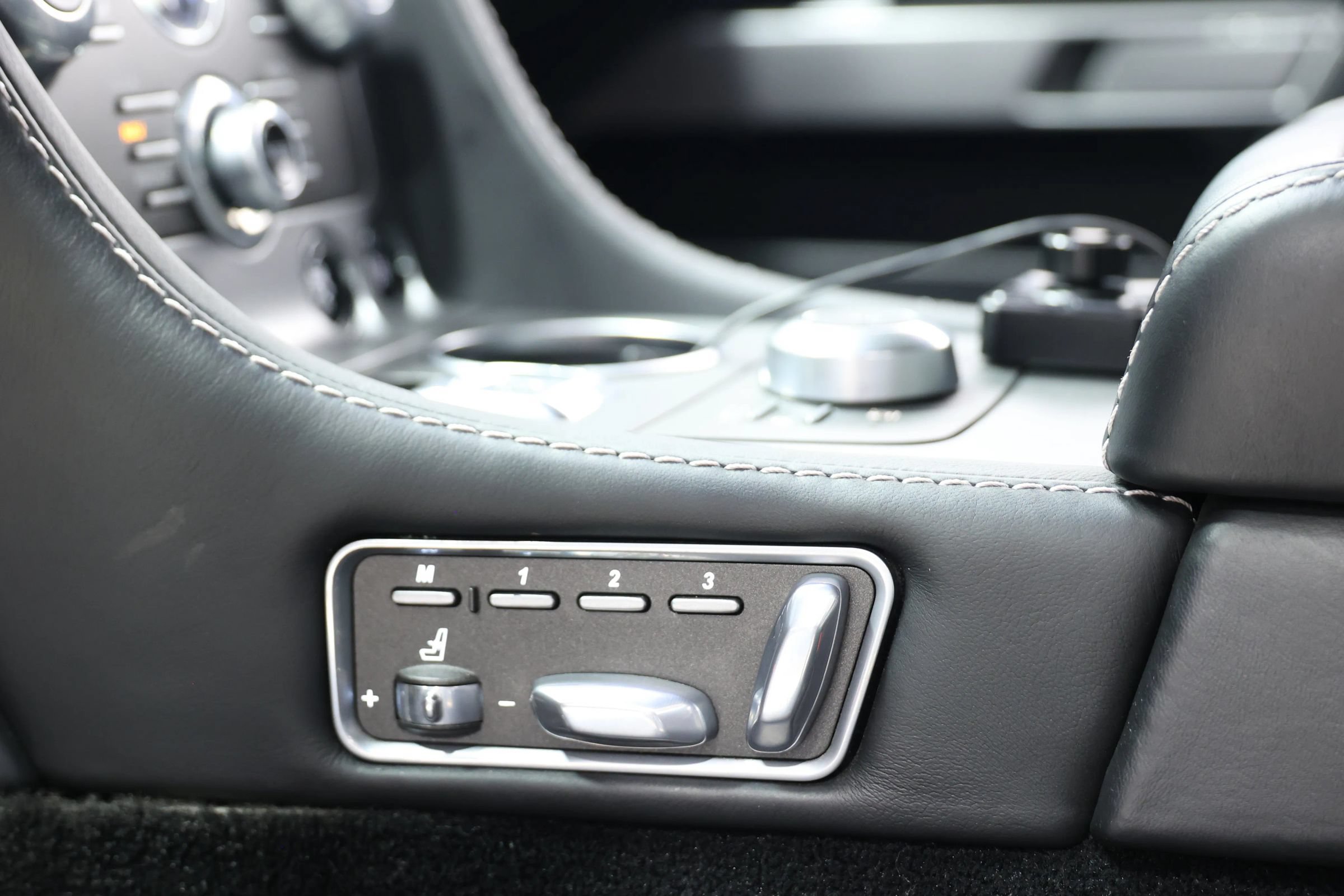 Used 2015 Aston Martin Rapide S RWD image 24