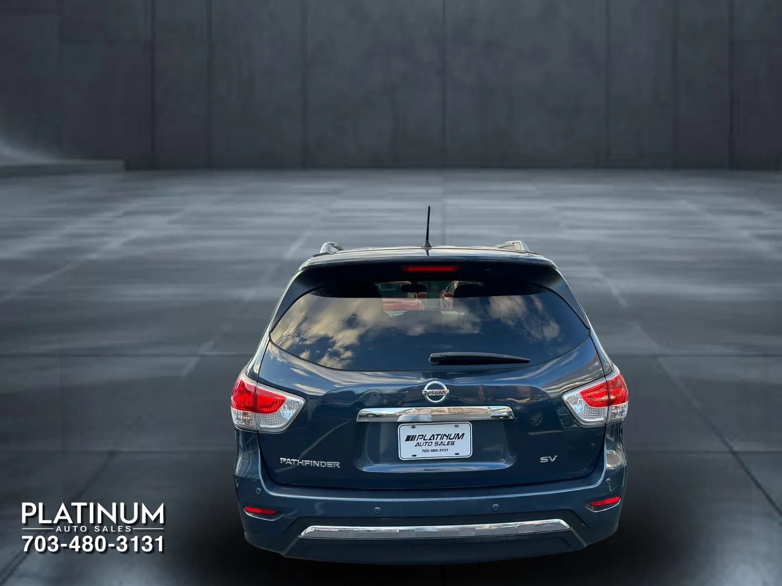 Used 2015 Nissan Pathfinder SV FWD image 6