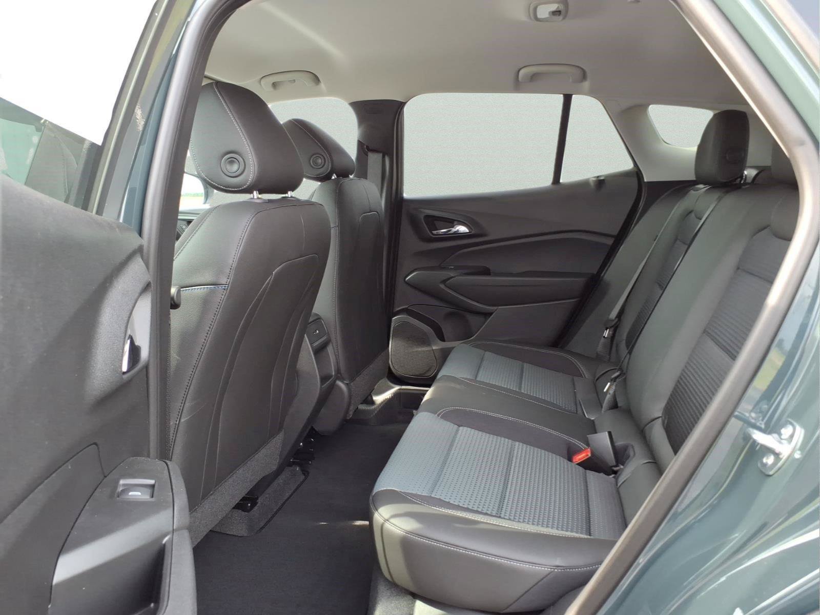 New 2026 Chevrolet Trax LT w/ LT Convenience Package FWD image 10