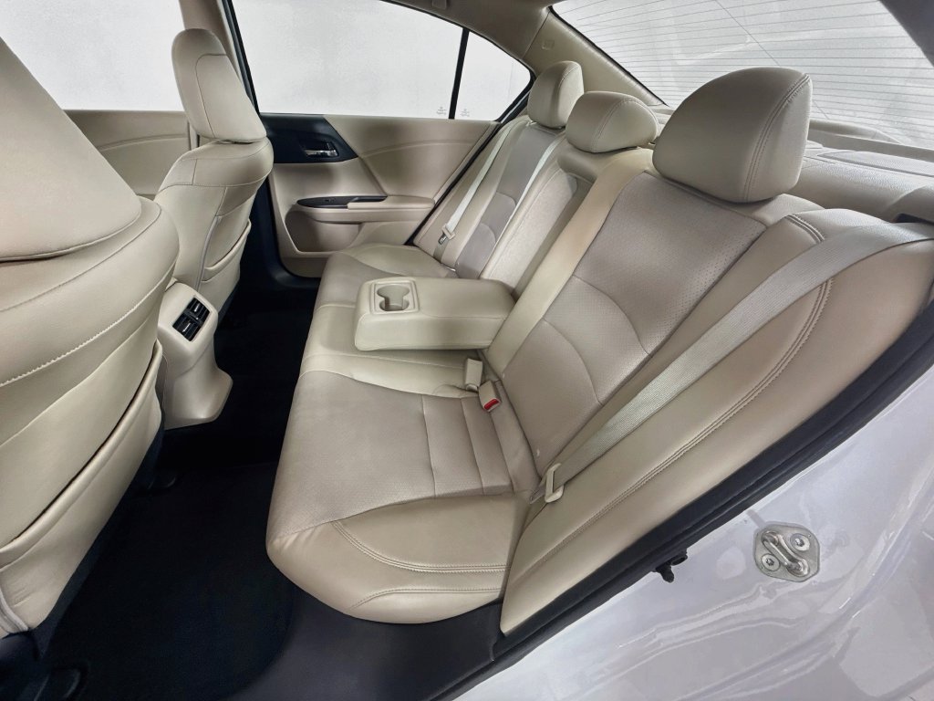 Used 2015 Honda Accord EX-L image 24