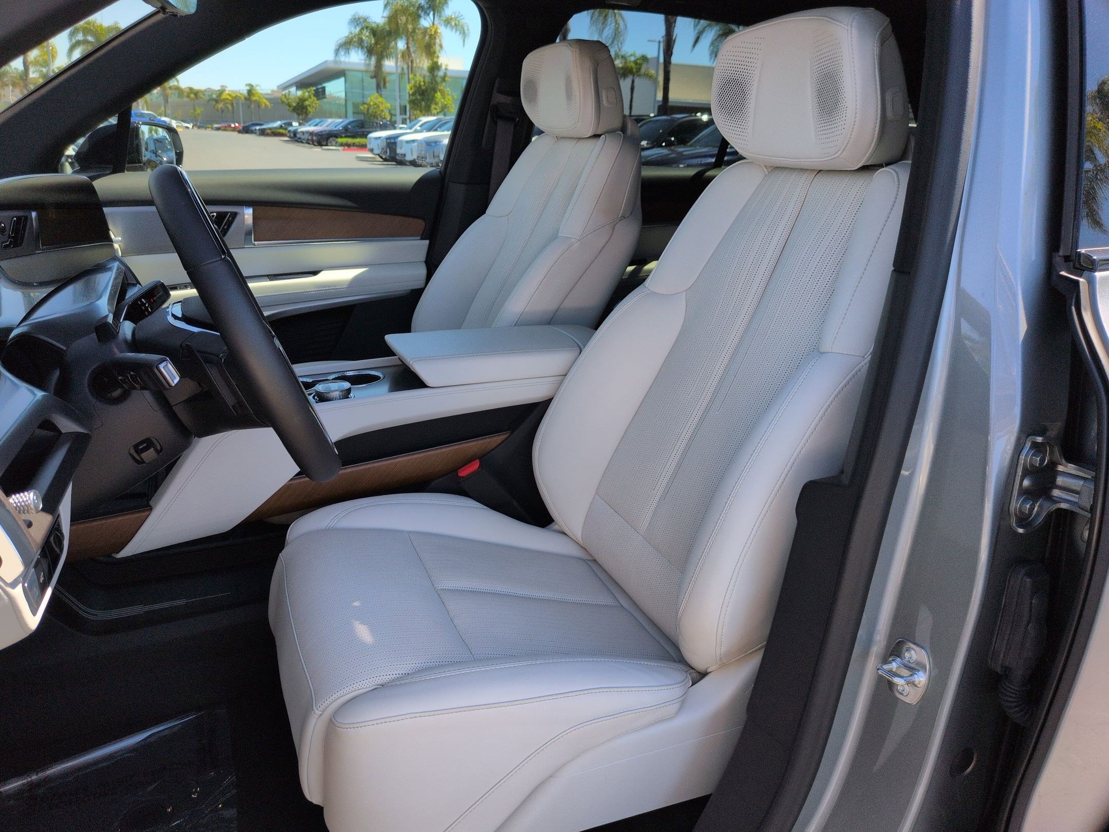 Used 2026 Cadillac Vistiq Sport AWD/4WD image 16