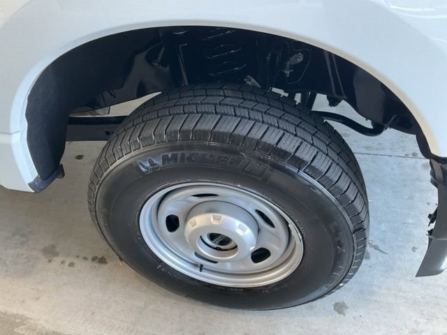 Used 2025 Ford F250 XL w/ XL Driver Assist Package image 28