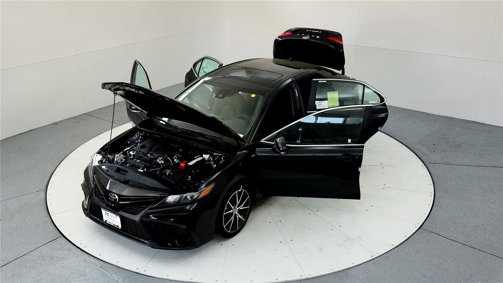 Certified 2023 Toyota Camry SE w/ Cold Weather Package image 18