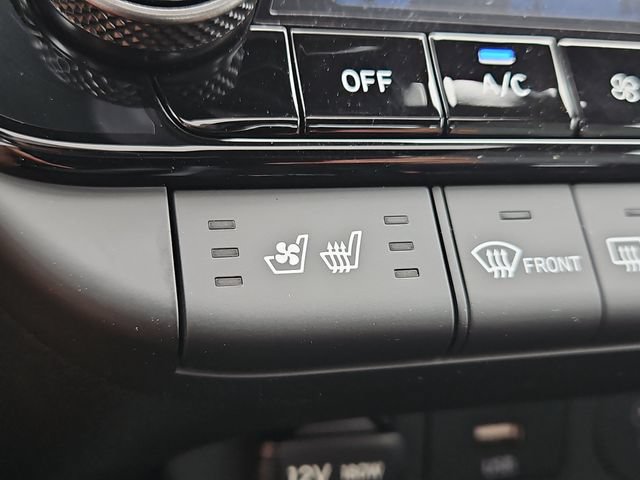 Used 2025 Hyundai Elantra Limited FWD image 26