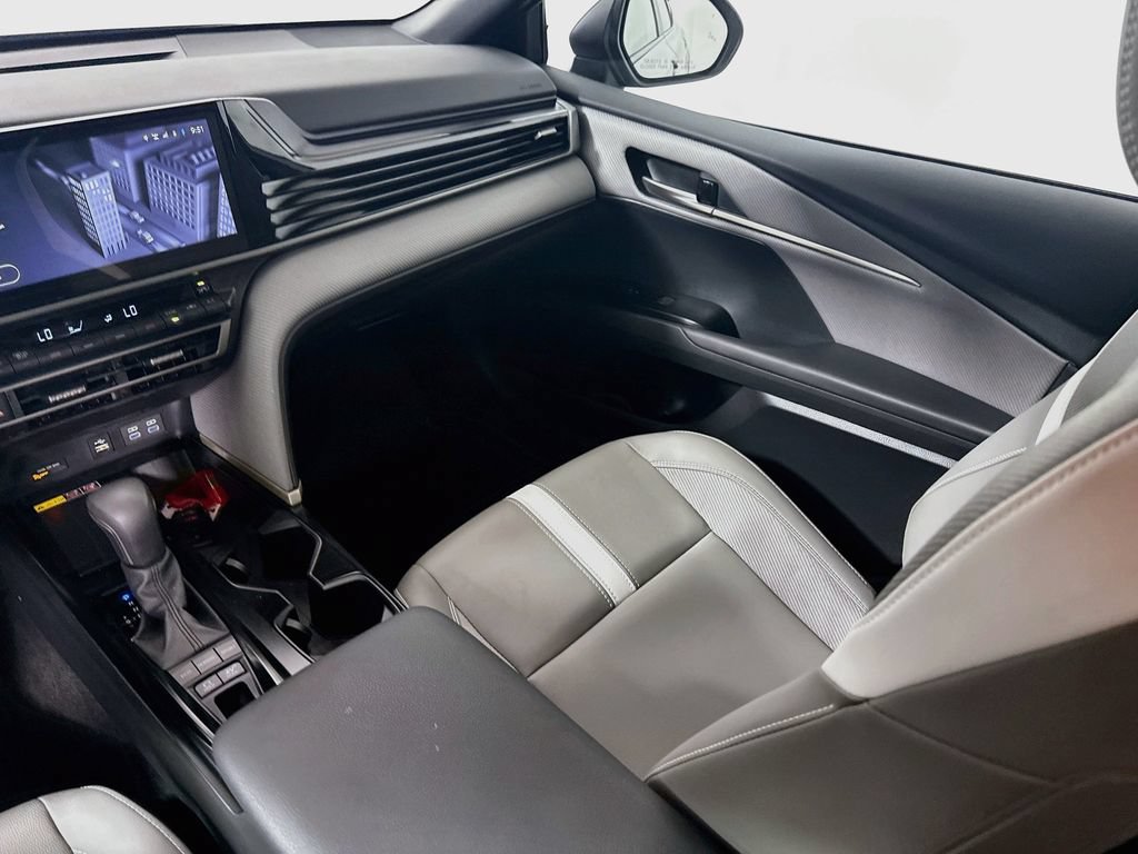 Used 2026 Toyota Camry SE w/ Multimedia Upgrade Package FWD image 22