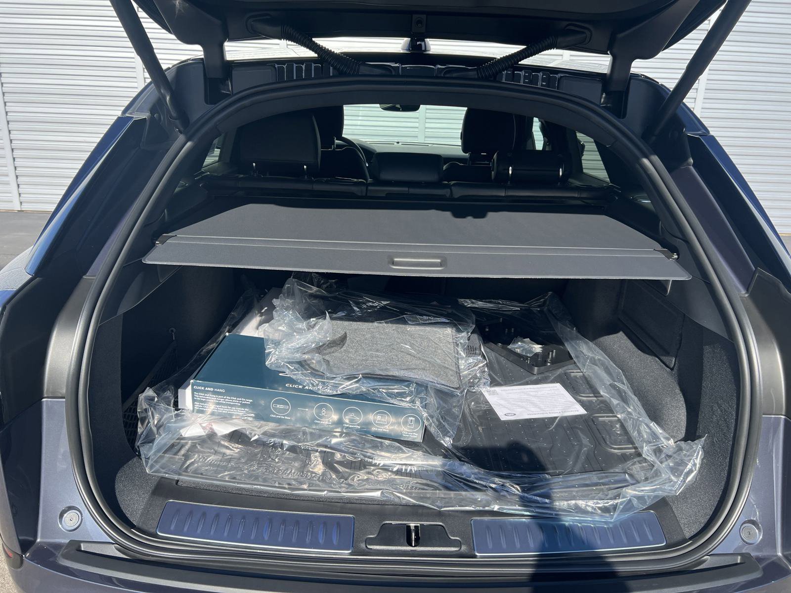 New 2025 Land Rover Range Rover Velar Dynamic SE image 31