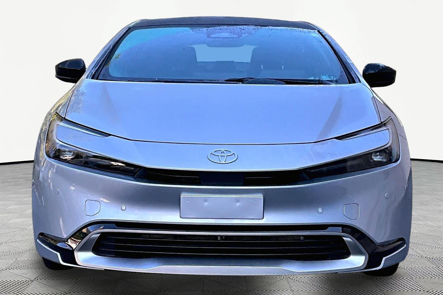 Certified 2026 Toyota Prius Plug-In Hybrid FWD image 4
