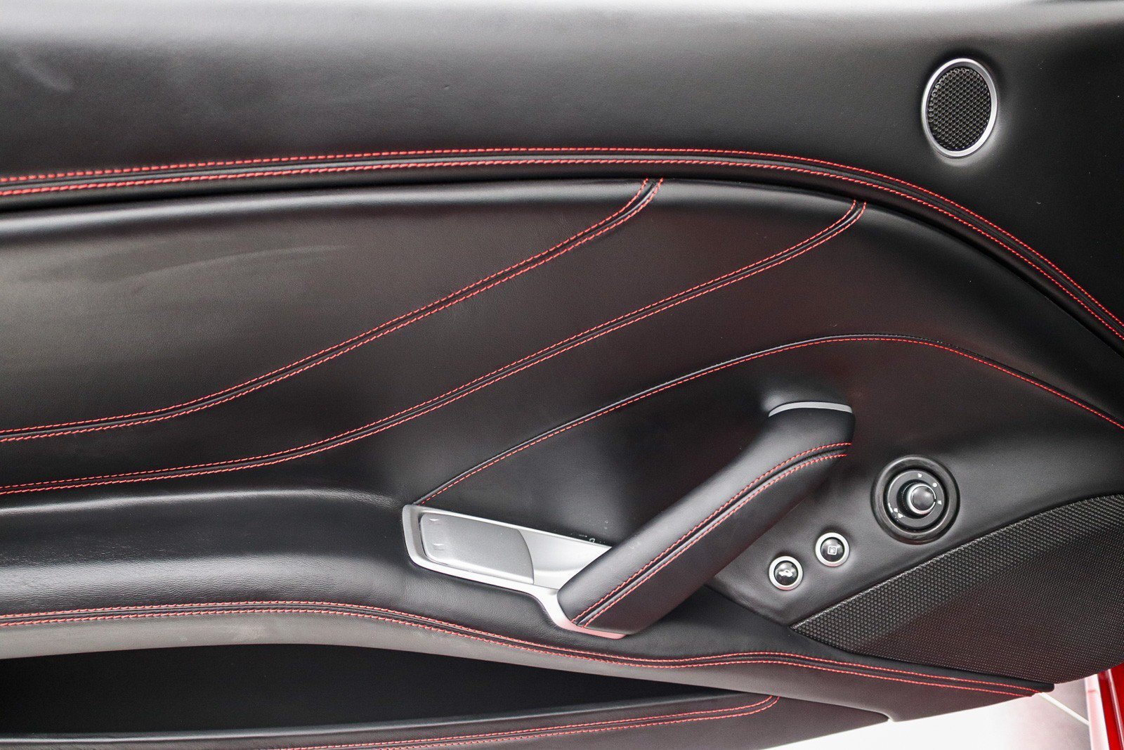 Used 2016 Ferrari California T RWD image 21