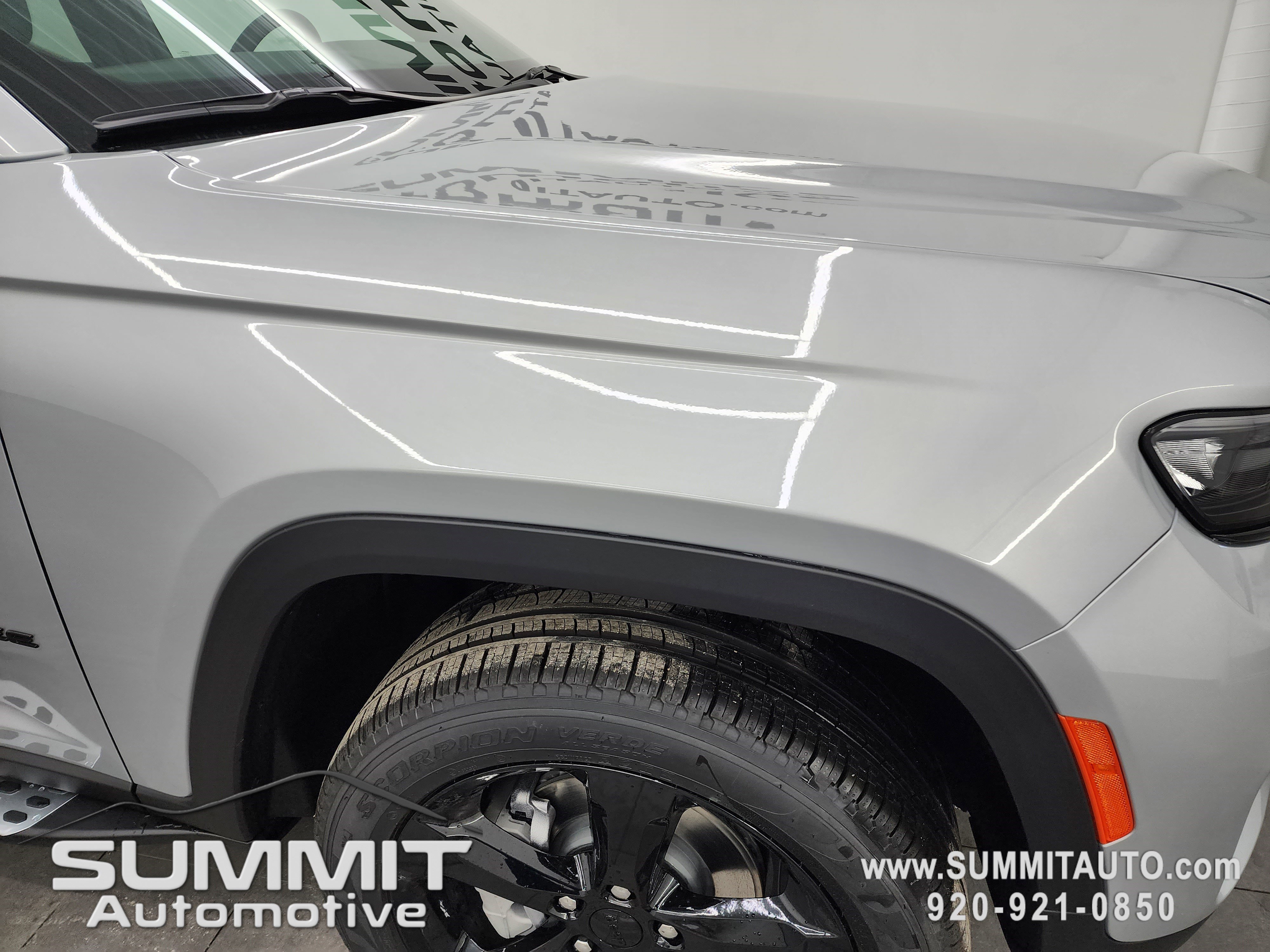 New 2025 Jeep Grand Cherokee Limited w/ Black Appearance Package image 23
