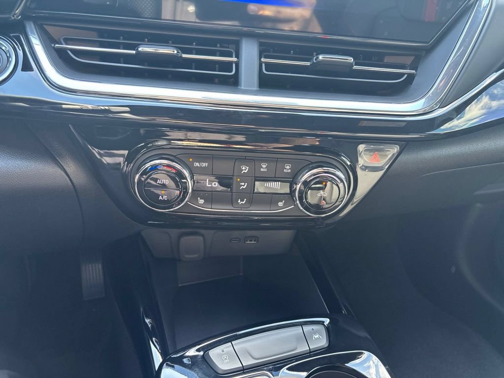 Used 2026 Chevrolet Trax RS FWD image 26
