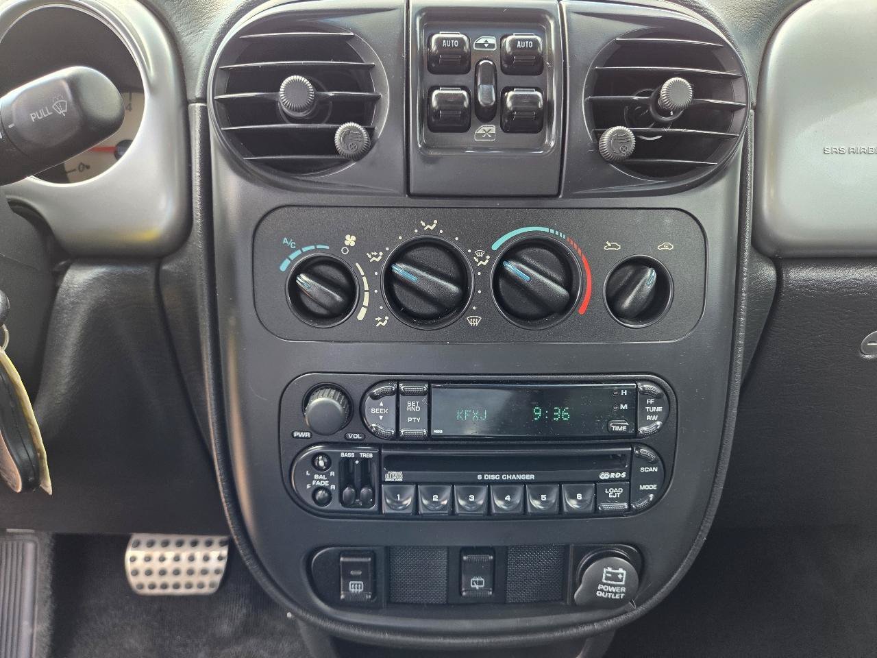 Used 2004 Chrysler PT Cruiser Limited FWD image 15