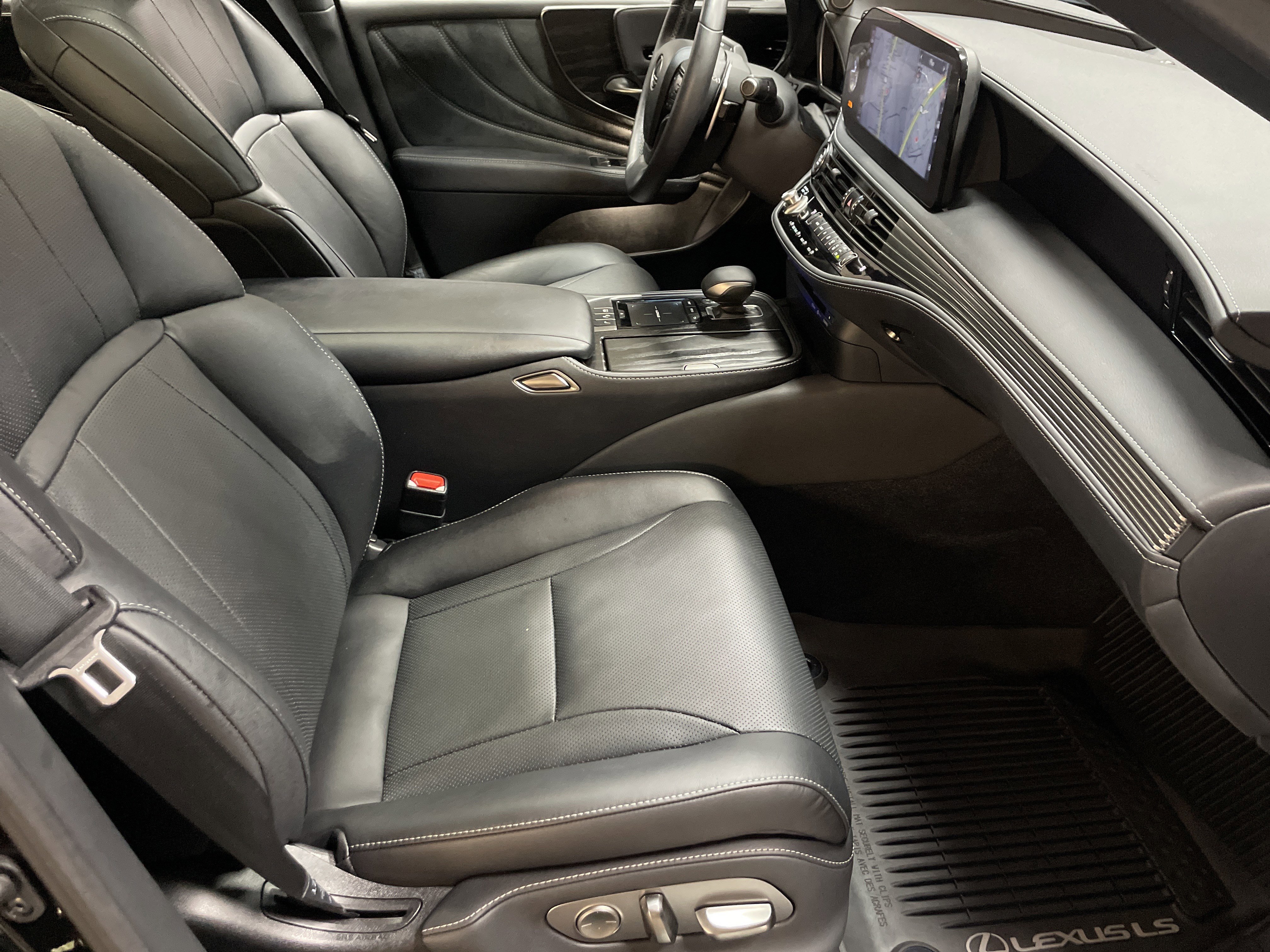 Used 2021 Lexus LS 500 image 35