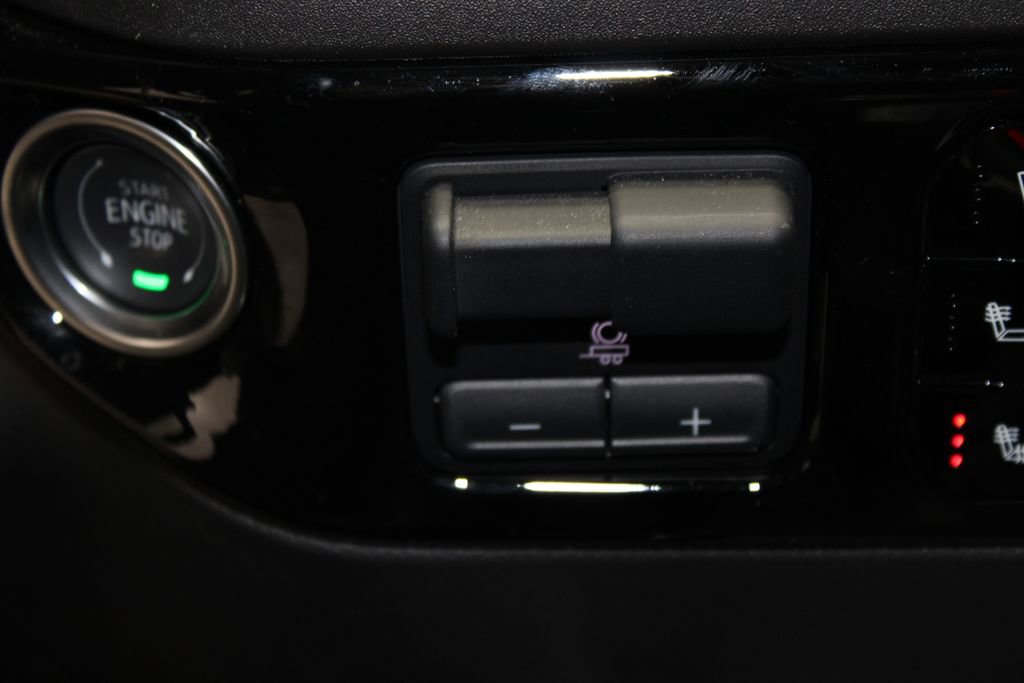 Used 2024 Chevrolet Silverado 1500 ZR2 w/ Technology Package image 29