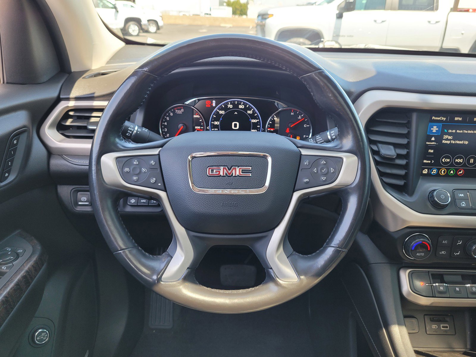 Used 2021 GMC Acadia Denali w/ Denali Technology Package FWD image 17